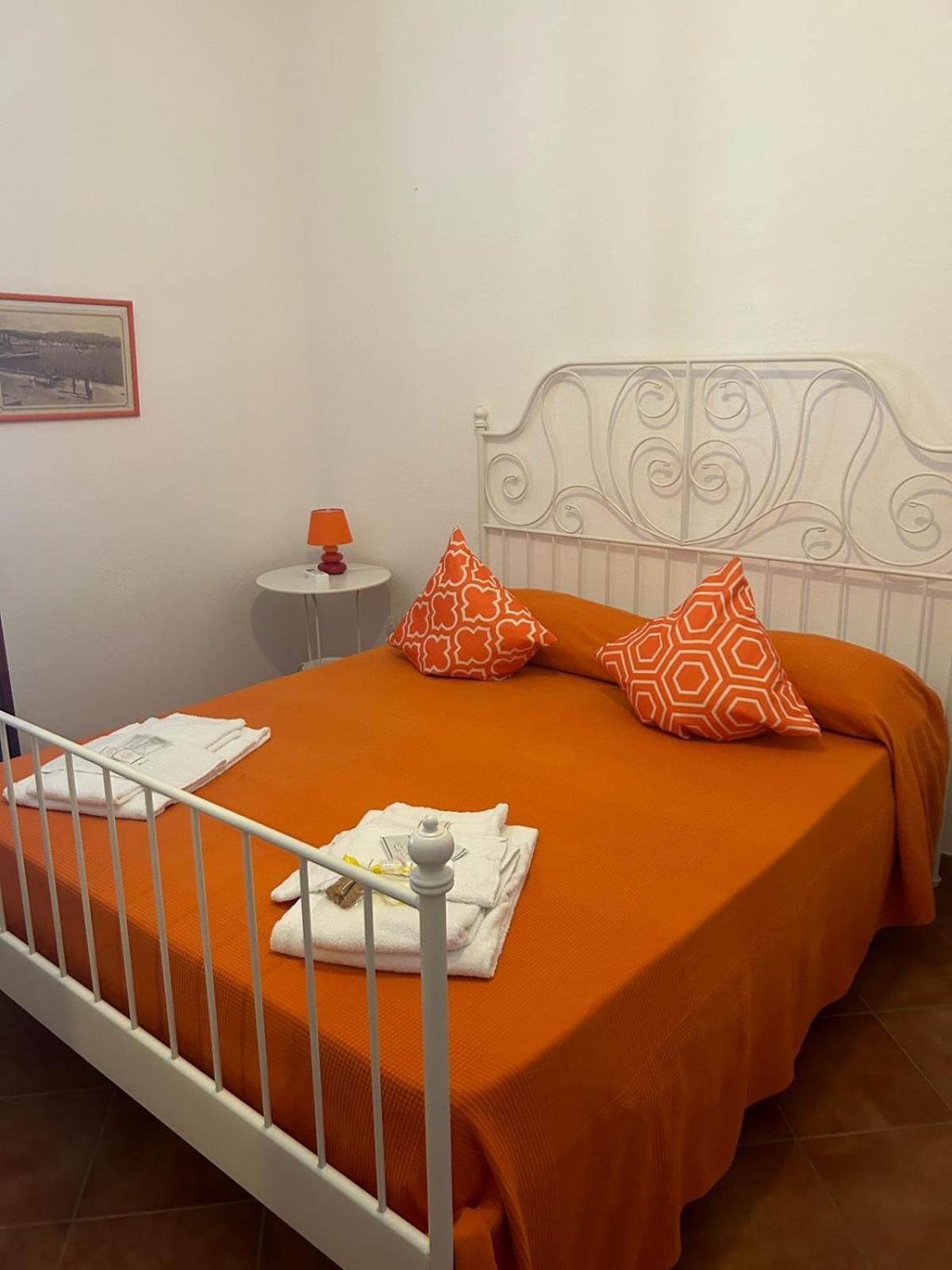 Salina Castel Vinci Villa Rinella Room photo